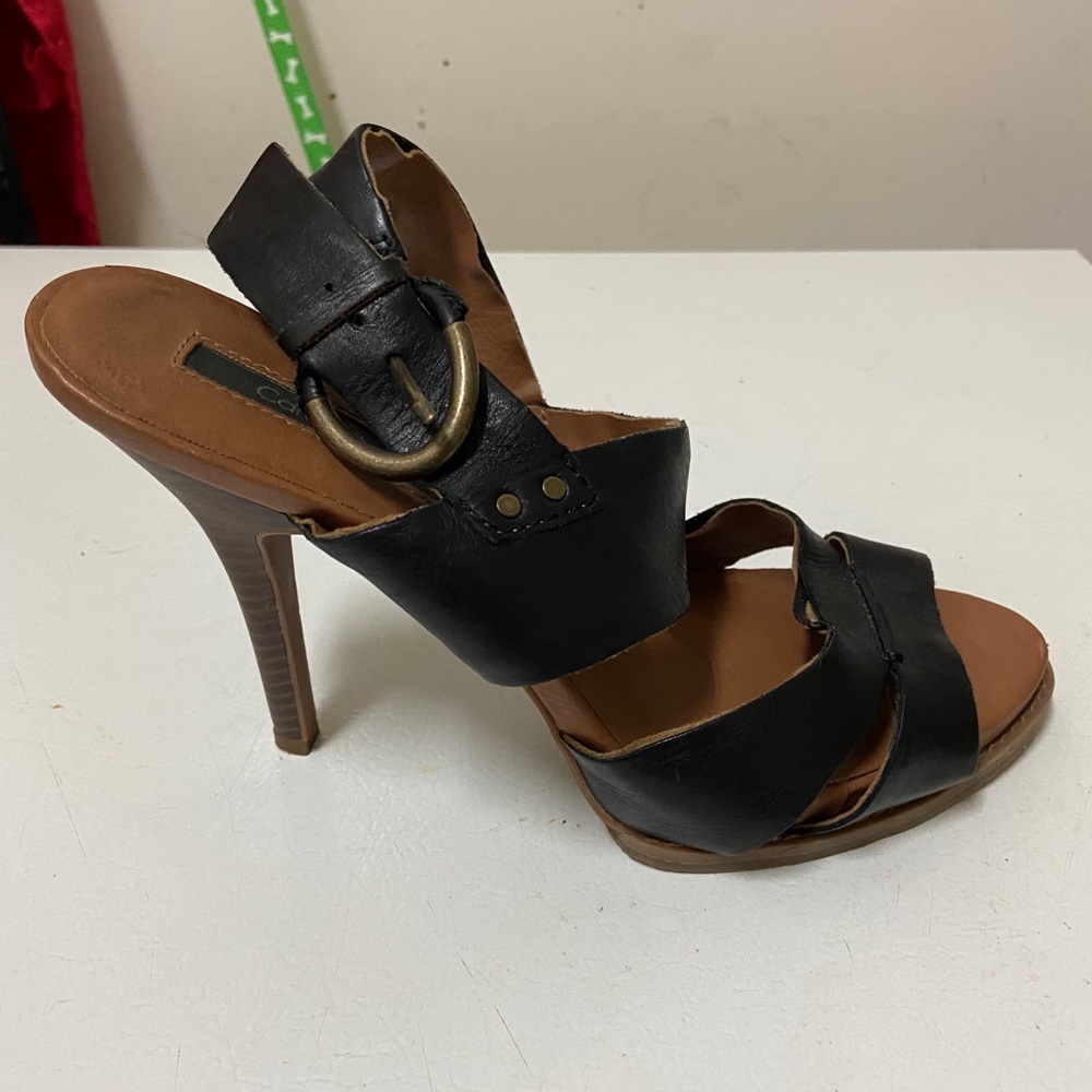 Calvin Klein Jeans Women’s Steph Leather Sandal
